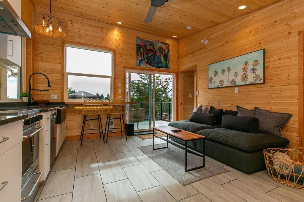 1-Bedroom Knotty Pine Cabin W Sauna & Jacuzzi Sooke Bagian luar foto