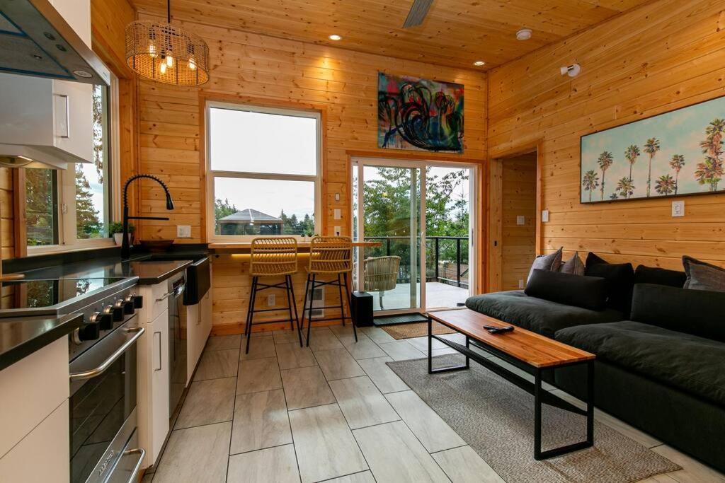 1-Bedroom Knotty Pine Cabin W Sauna & Jacuzzi Sooke Bagian luar foto